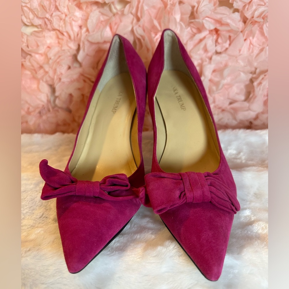 Ivanka Trump Benny Pointy Toe Pink Suede Bow Pumps - Size 10